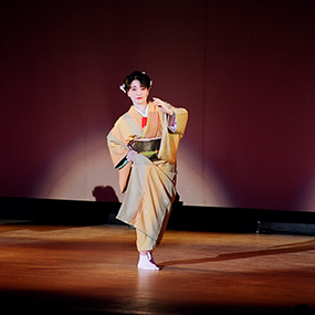 京花千麗（ちより）